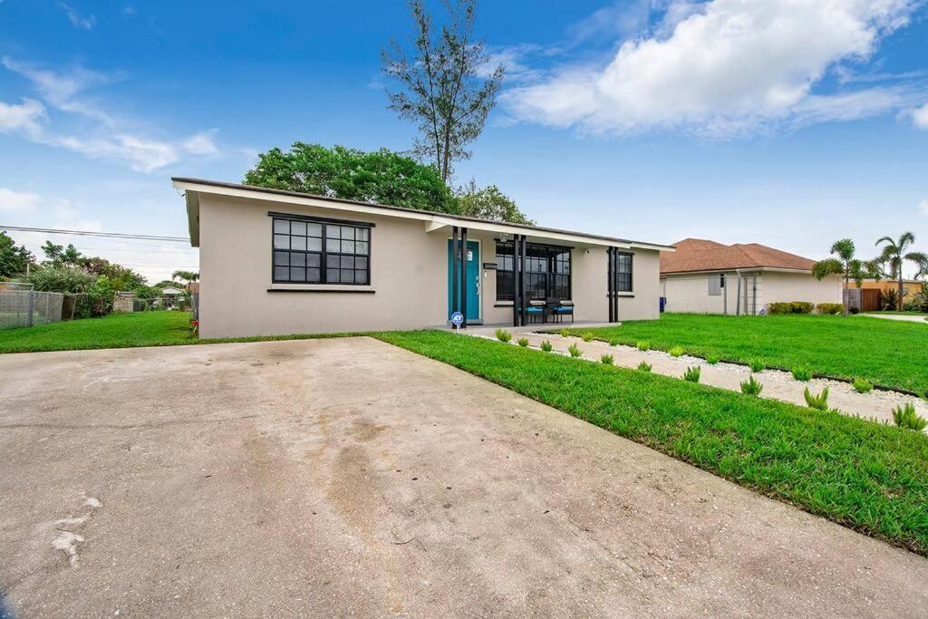 Modern Getaway Near The Beach With Room For A Boat West Palm Beach Esterno foto