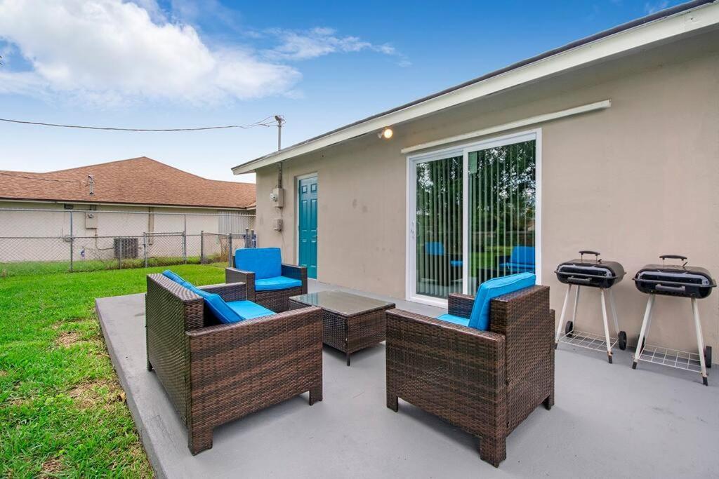 Modern Getaway Near The Beach With Room For A Boat West Palm Beach Esterno foto
