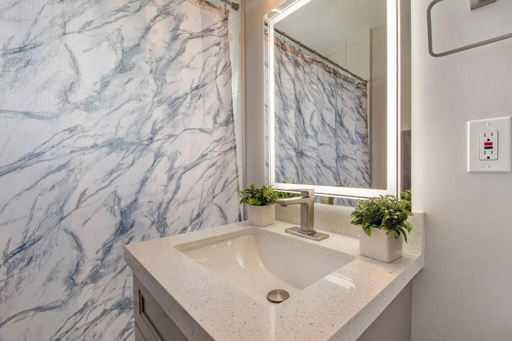 Modern Getaway Near The Beach With Room For A Boat West Palm Beach Esterno foto